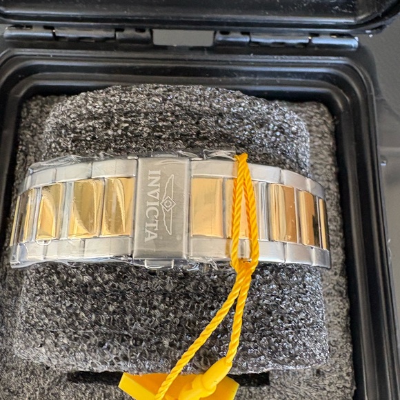 Invicta Speedway Men's Watch With Hard Case- 42mm, Gold, Steel (49126) - Picture 5 of 6